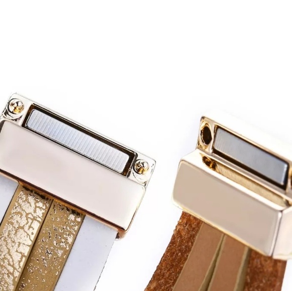 Gold magnetic leather bracelet - Picture 3 of 3
